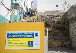 Imagen de la parcela donde se efectuará la obra de ampliación de la Casa Consistorial de Valsequillo.