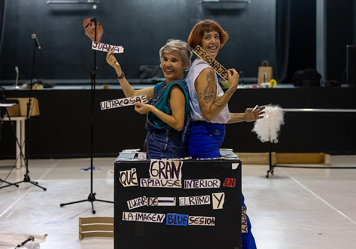 Raquel Ponce y Élida Dorta presentaron su montaje escénico.