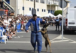 La tradicional jornada se realizó en la explanada de aparcamientos entre los Juzgados y la sede de la Comisaría.