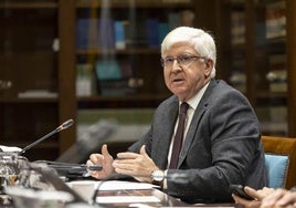 En la imagen, el presidente de la Audiencia de Cuentas de canarias, Pedro Pachecho, durante su intervención en la misma.