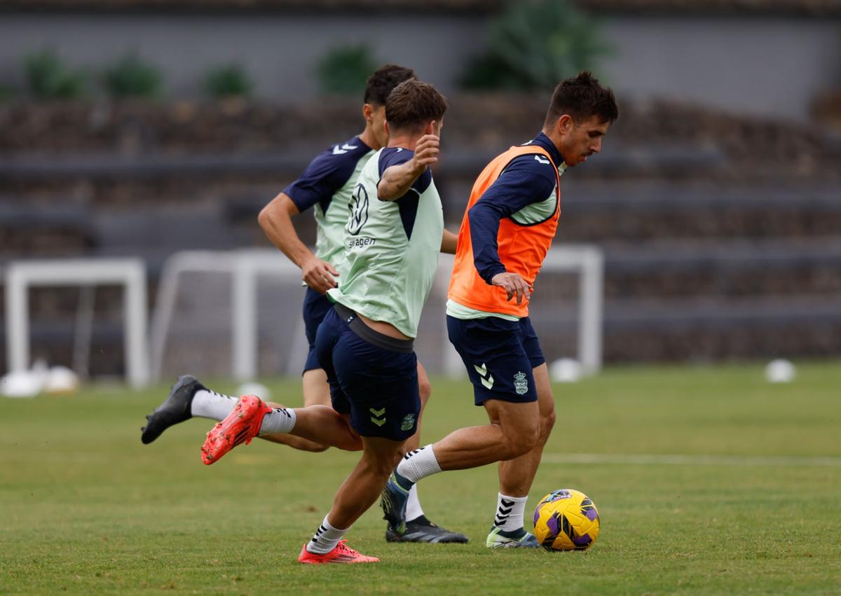 Imagen secundaria 1 - Cae Viti y novedades con la Real: Álex Muñoz, McBurnie y Marvin, titulares