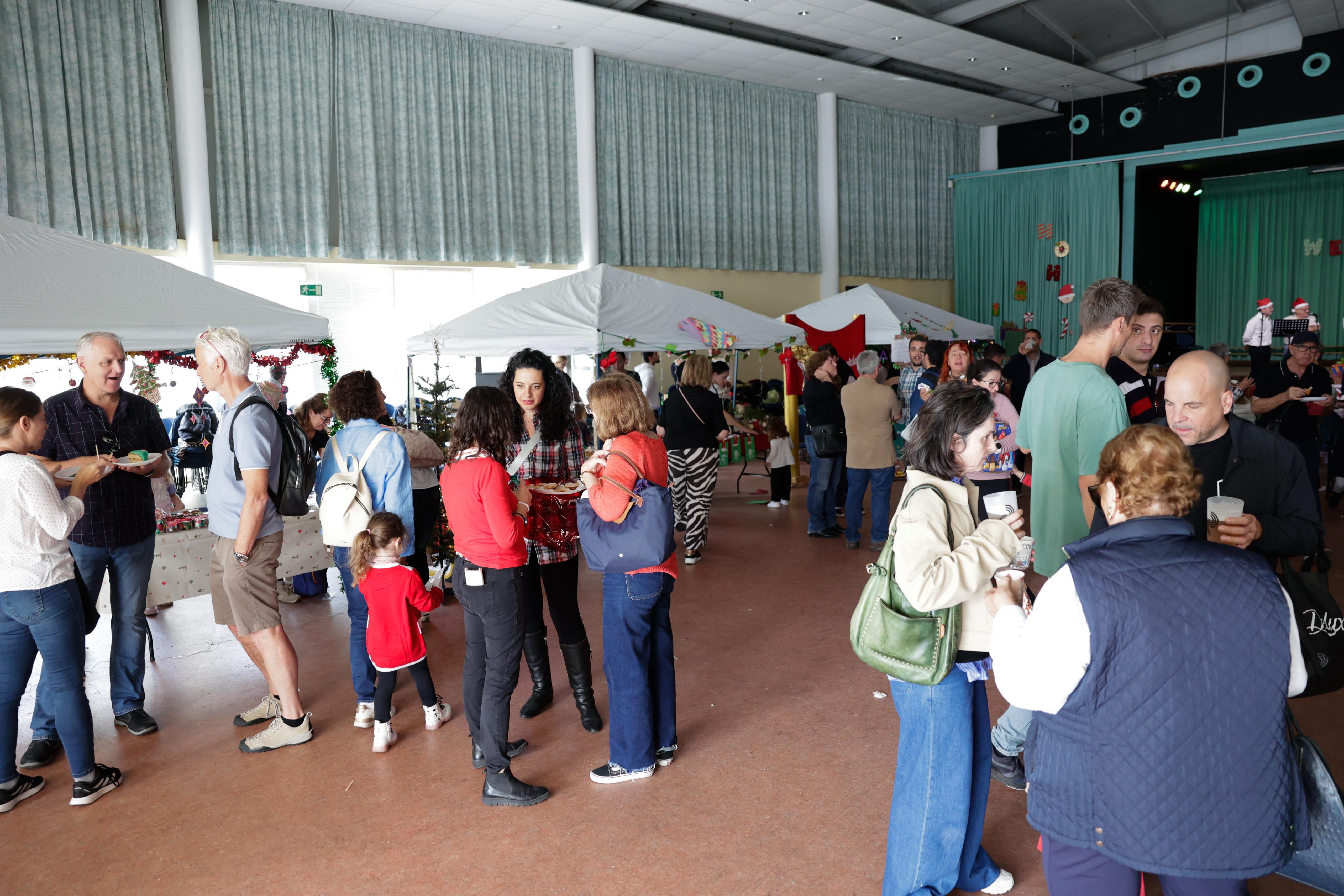 El mercadillo navideño en el Colegio Alemán, en imágenes