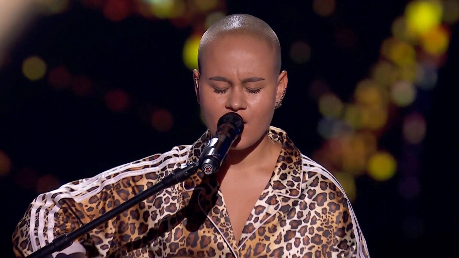La canaria Gara Alemán luchará por conseguir el micro de la Voz Talent en la gran final