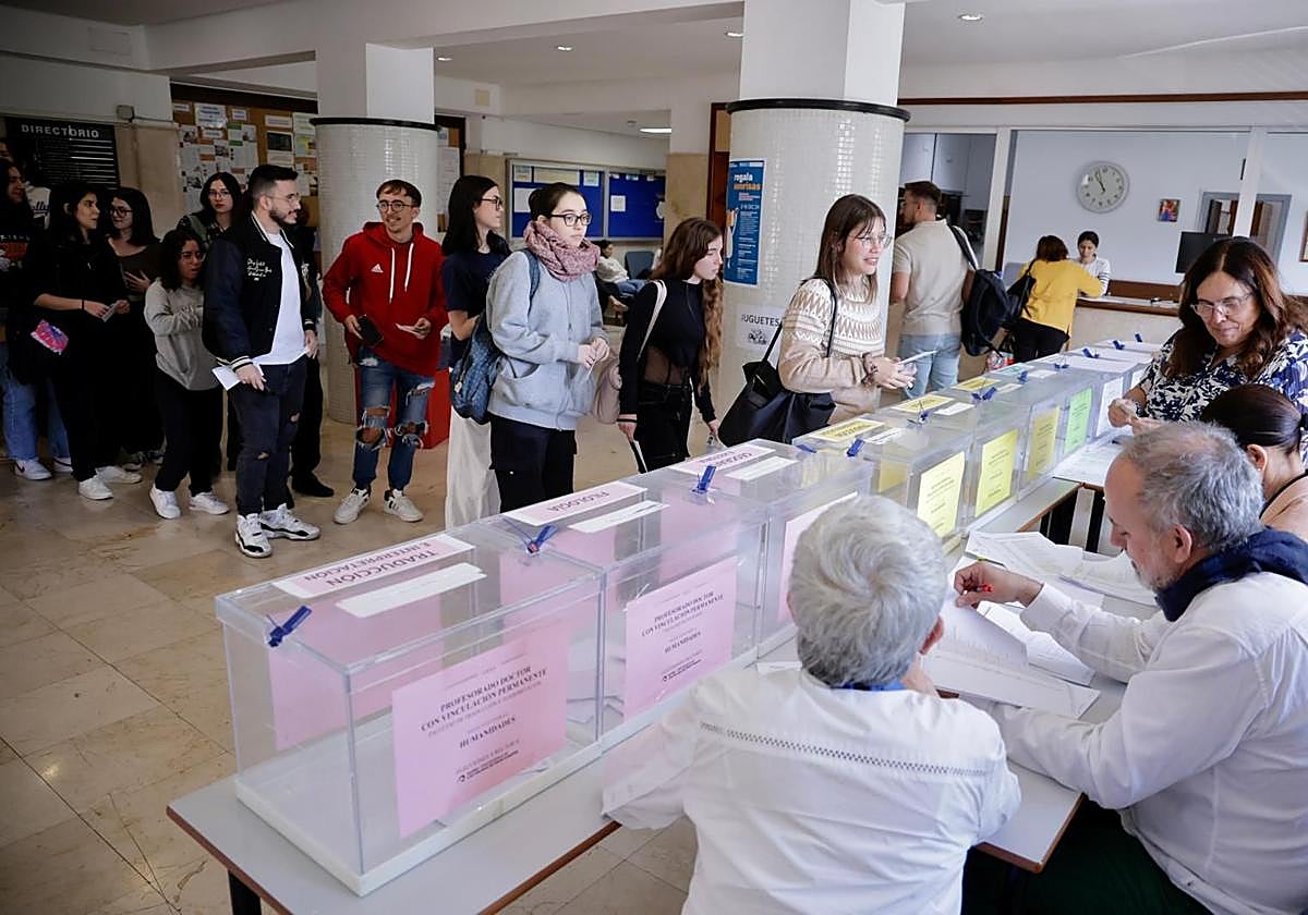 Imágenes de la segunda vuelta de las elecciones al rectorado de la ULPGC