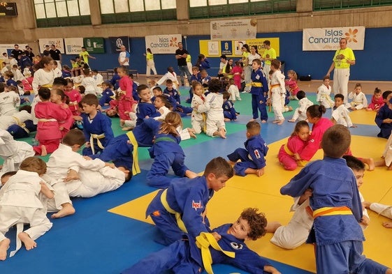 Imagen de los participantes de la edición número 56 del curso anterior.