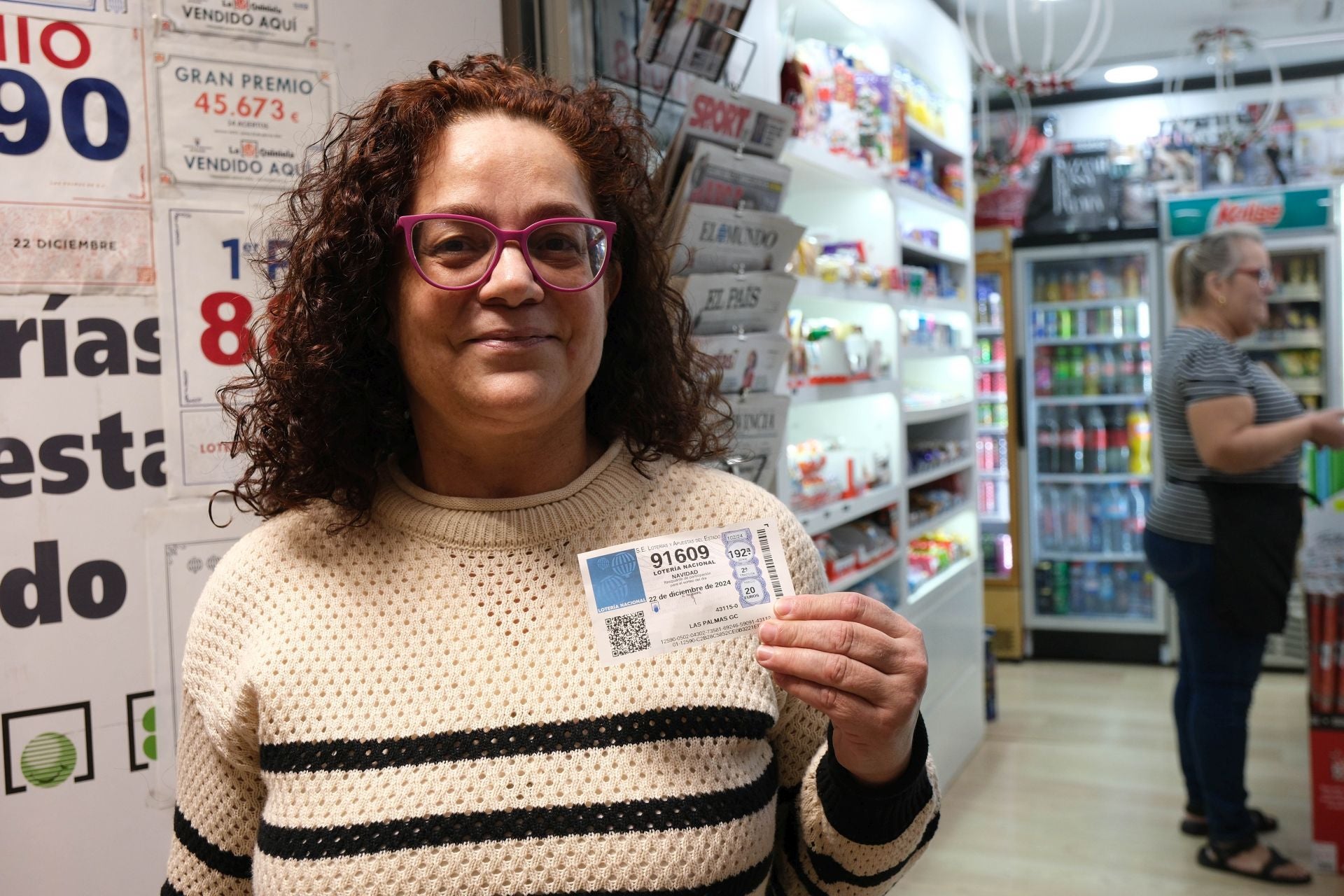 Las imágenes del ambiente en diferentes administraciones de lotería de Gran Canaria