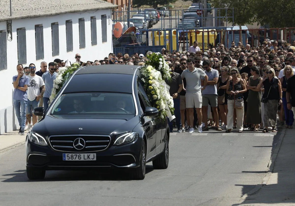 Imagen de archivo del funeral por Mateo, el niño de 11 años que falleción asesinado en agosto.