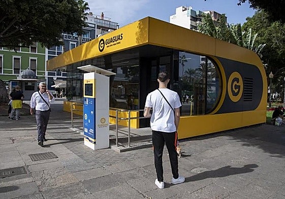 Quiosco de Guaguas Municipales para recargar los bonos de tarifa plana.