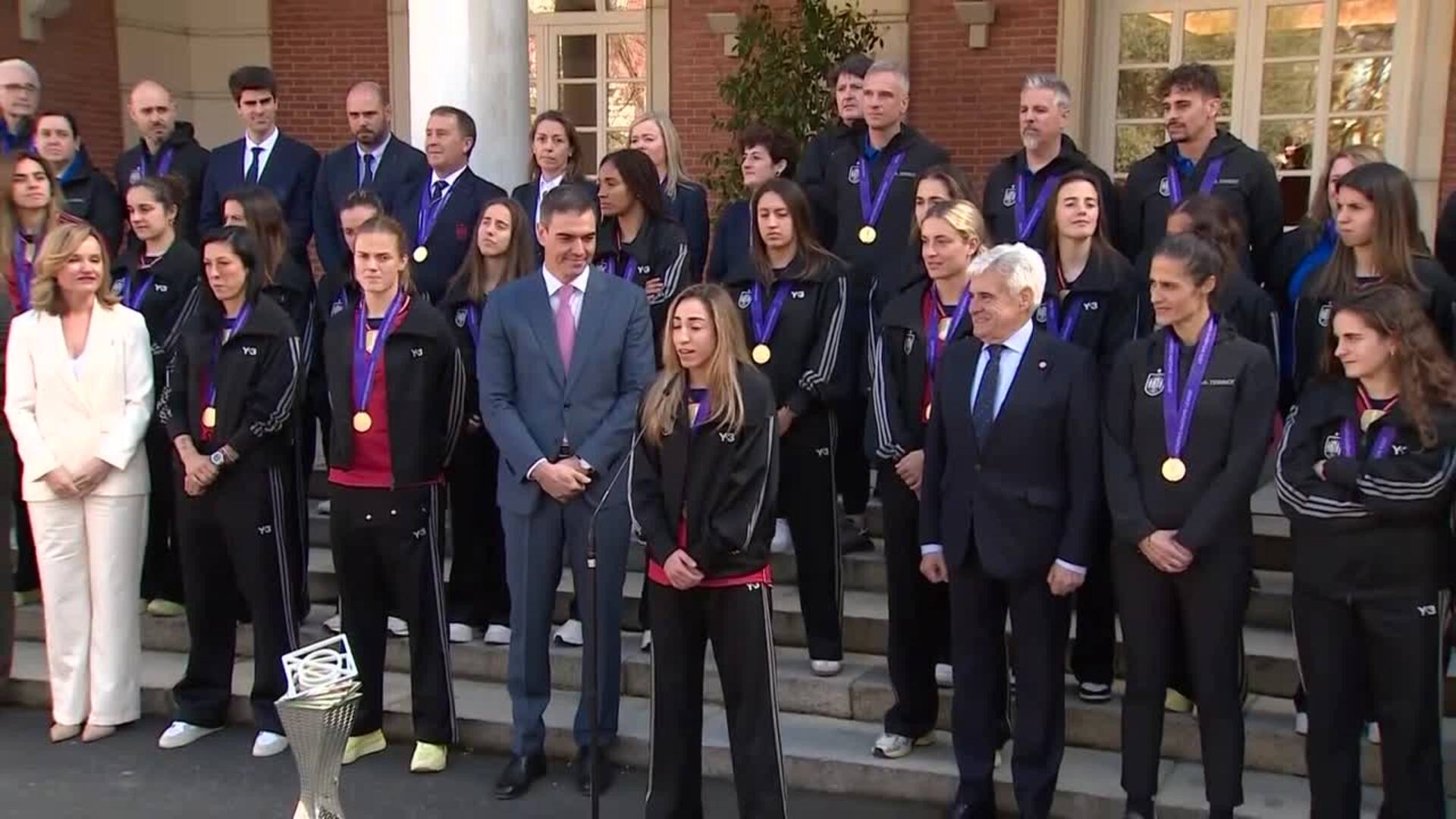 La selección femenina celebra haber llevado a España "donde merece"