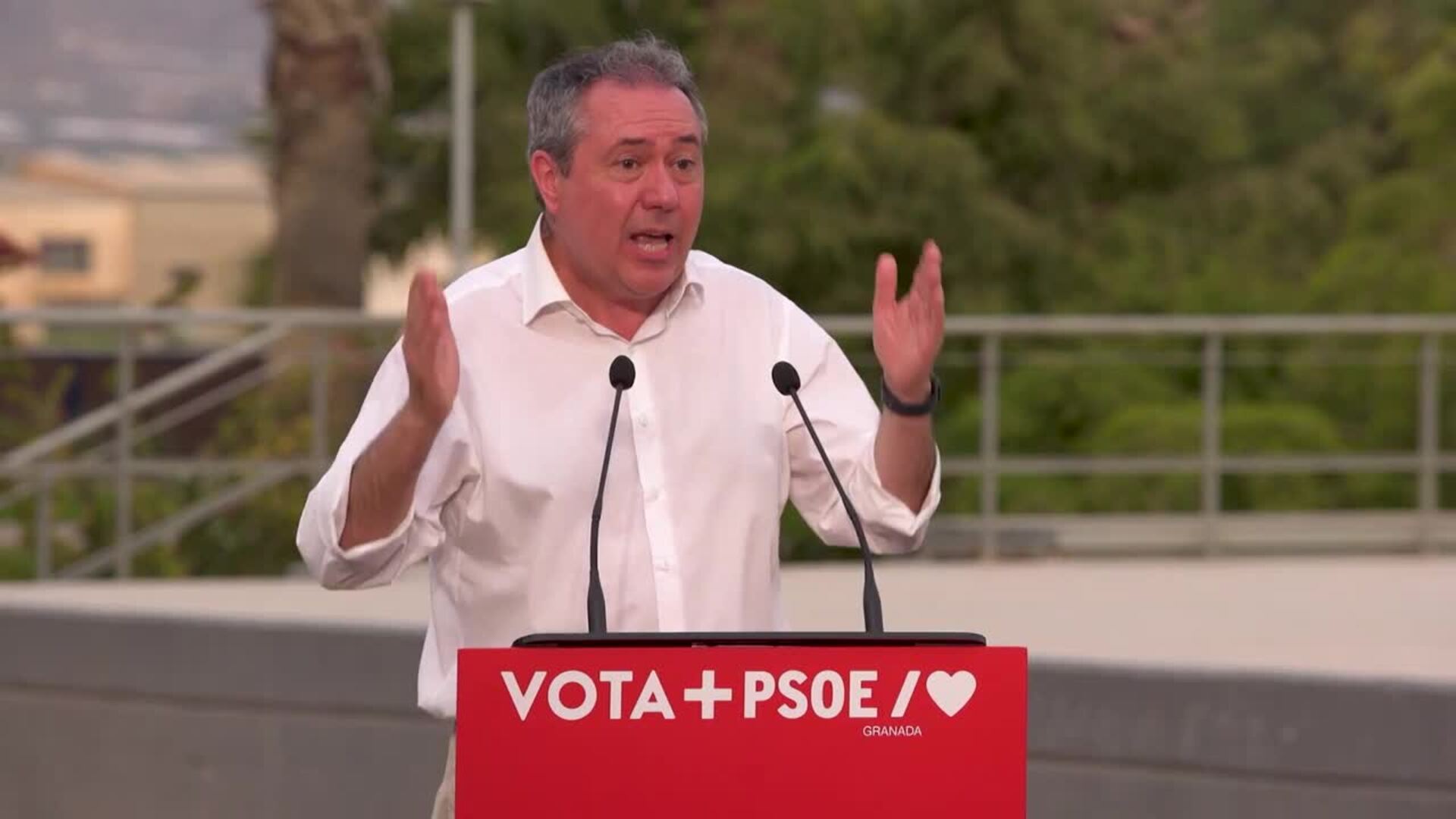 Espadas llama a llenar las urnas de votos progresistas para "frenar la alianza de la derecha"