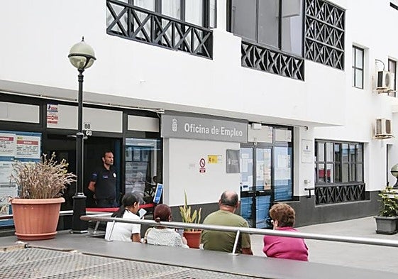 Oficina de Empleo en la calle Manolo Millares de Arrecife.