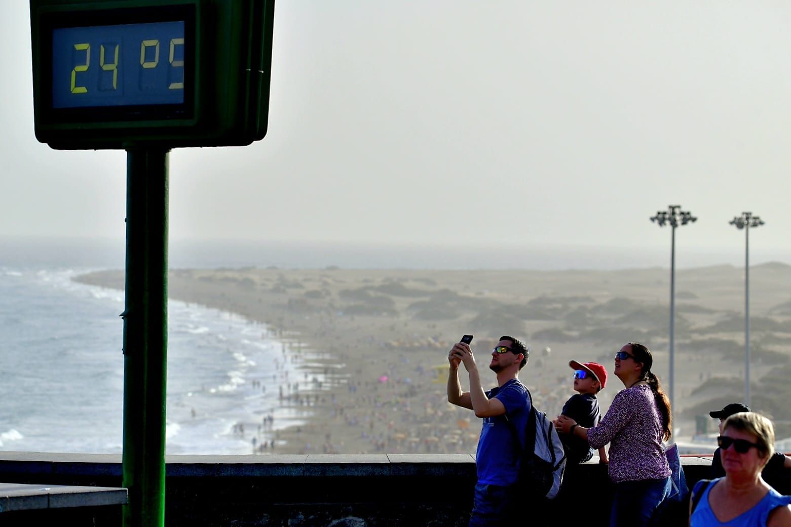 La calima toma el sur de Gran Canaria, en imágenes