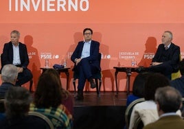 De izquierda a derecha, Sebastián Franquis, Óscar López y Ángel Víctor Torres.