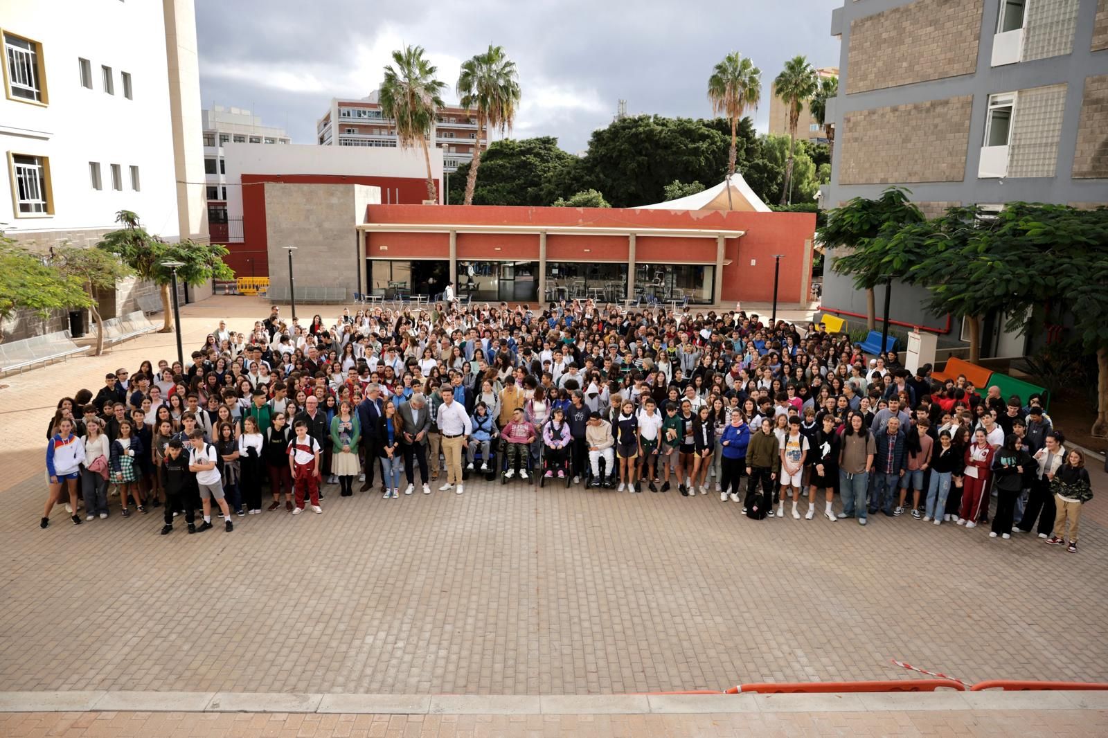 800 estudiantes participan en el concurso de redacción del Claret