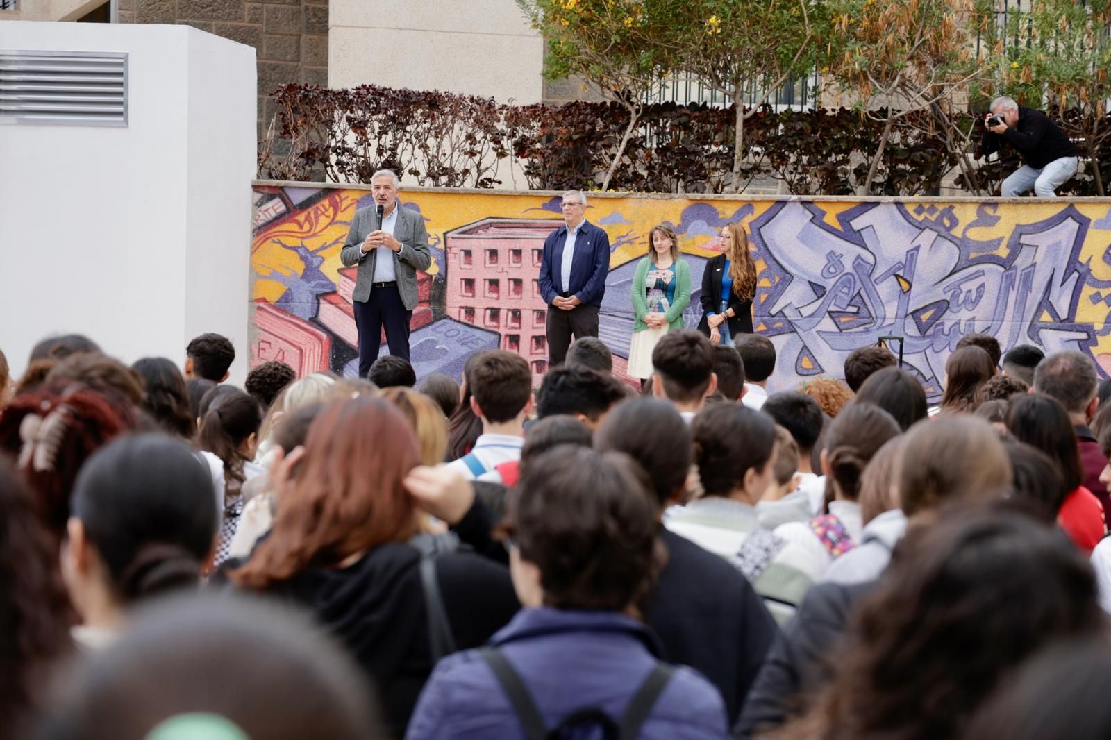 800 estudiantes participan en el concurso de redacción del Claret