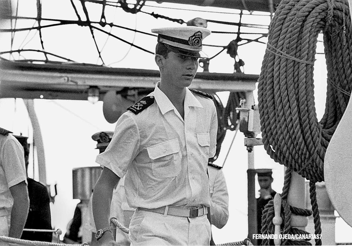 Una mirada al pasado cuando Felipe VI llegó a Canarias en el Elcano