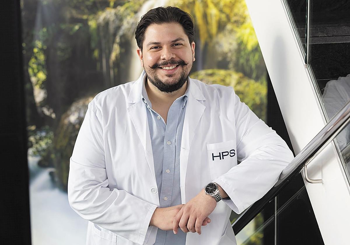 Osman Benavides. Cirujano traumatólogo especialista en cirugía de codo, mano y reconstrucción en la Unidad de Cirugía de la Mano y del Miembro Superior de HPS.