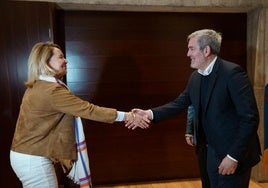 El presidente de Canarias, Fernando Clavijo, se reunió en Tenerife con la representante del Comité de las Regiones de la Unión Europea, Anne Rudisuhli.