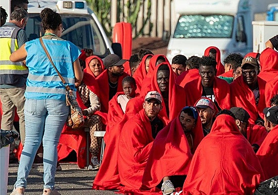 Imagen de archivo de migrantes rescatados en aguas canarias.