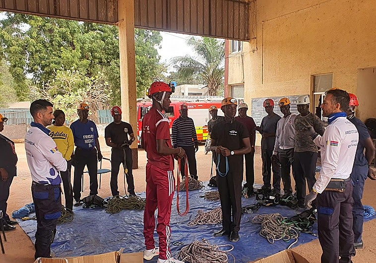 El Consorcio de Emergencias de Gran Canaria apoya al Cuerpo de Bomberos de Gambia con formación.