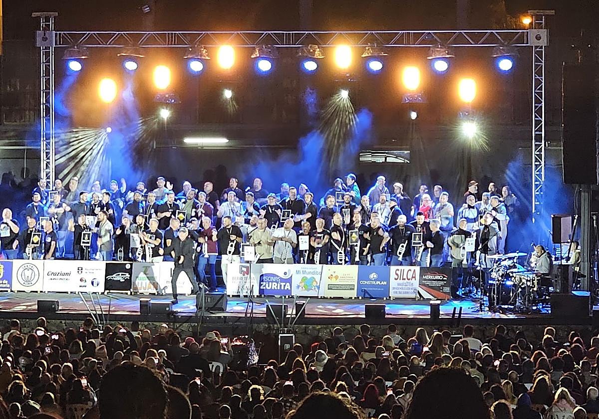 Más de 3.500 asistentes presencian la presentación de Los Nietos de SaryMánchez en Telde