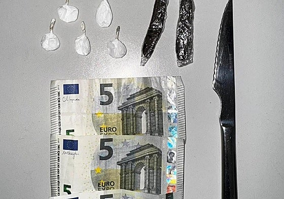 Imagen de la droga y el dinero incautado.