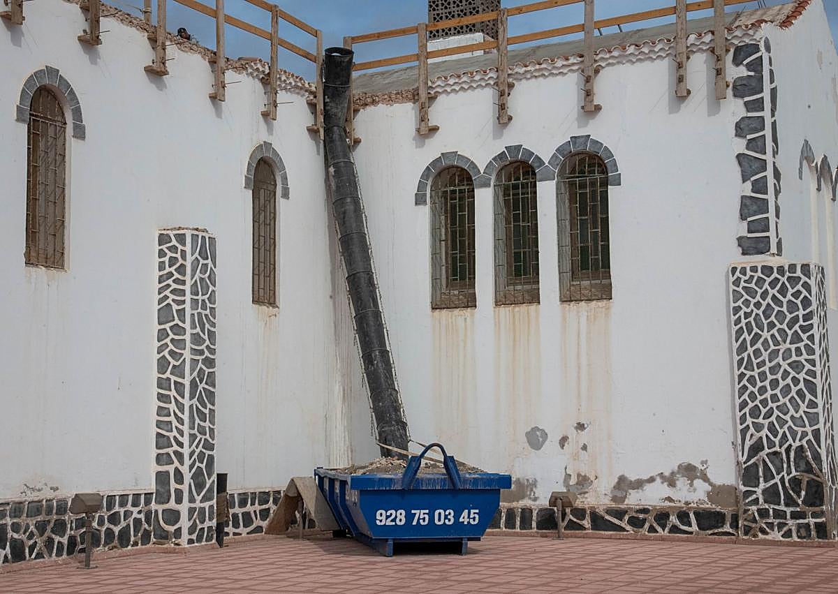 Imagen secundaria 1 - Obras en el edificio.