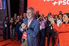 El líder de los socialistas canarios, Ángel Víctor Torres.