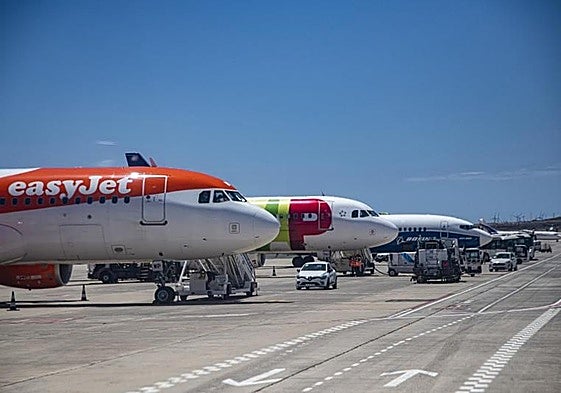 Foto archivo de aviones.