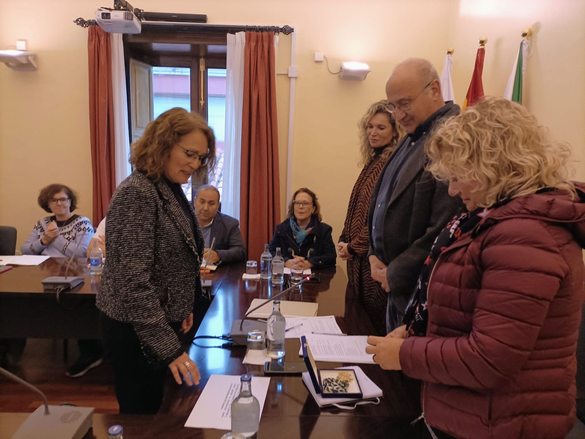 Carmen Juez firmó su acta en el pleno ordinario del Ayuntamiento de Santa Brígida.