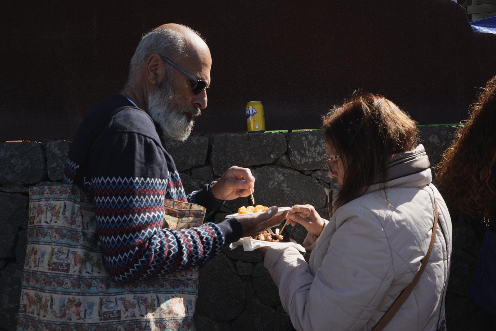 El almendro florece para los turistas