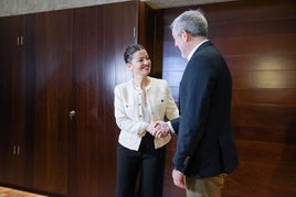 La ministra de Juventud e Infancia, Sira Rego, y el presidente de Canarias, Fernando Clavijo.