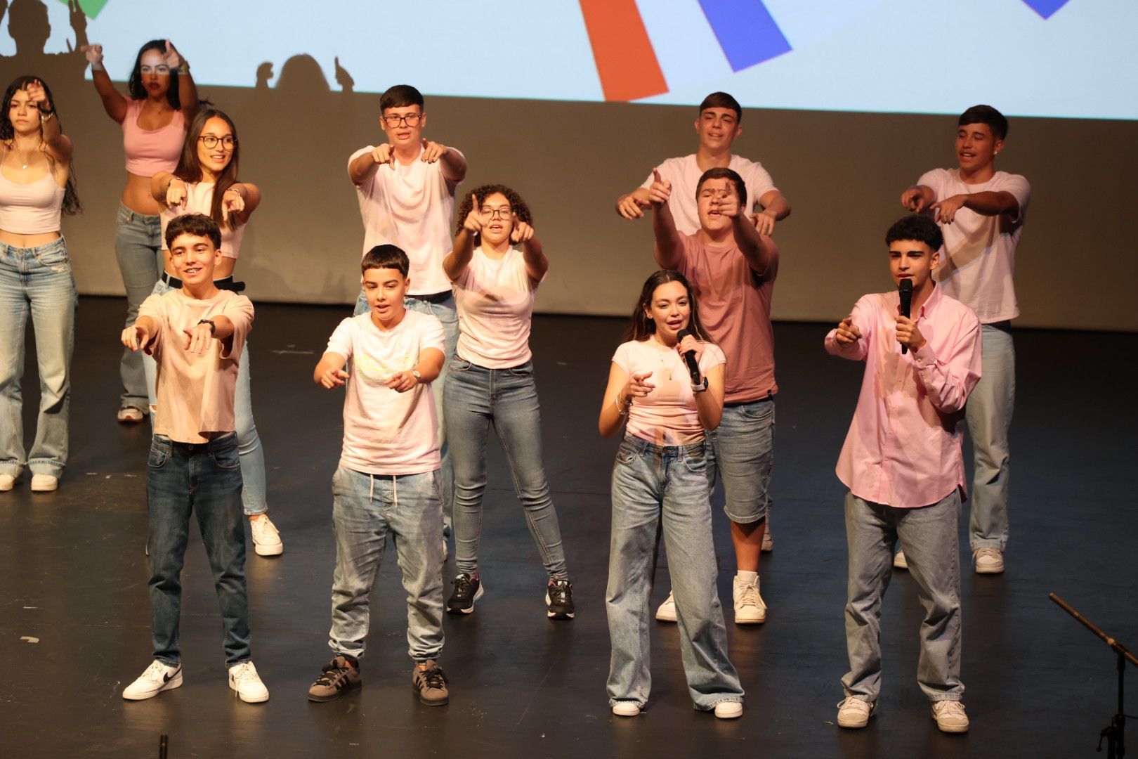 El IES Vecindario brilla con talento en la celebración de Erasmusvisión