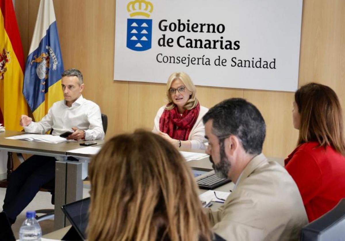 La consejera de Sanidad, Esther Monzón, en la reunión de balance de gestión de su departamento que celebró este jueves en la capital grancanaria.