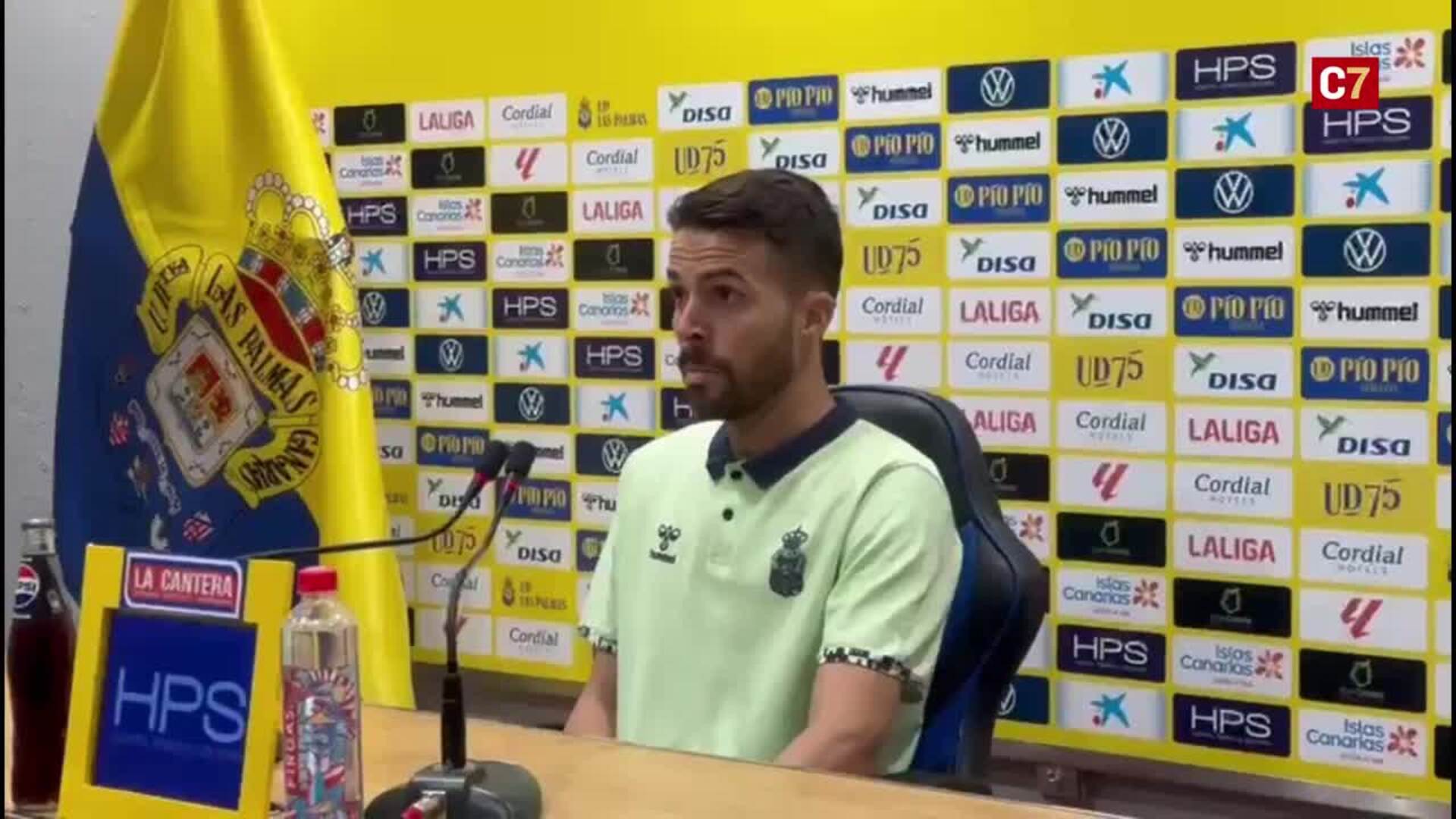 Rueda de prensa del jugador de la UD, Kirian