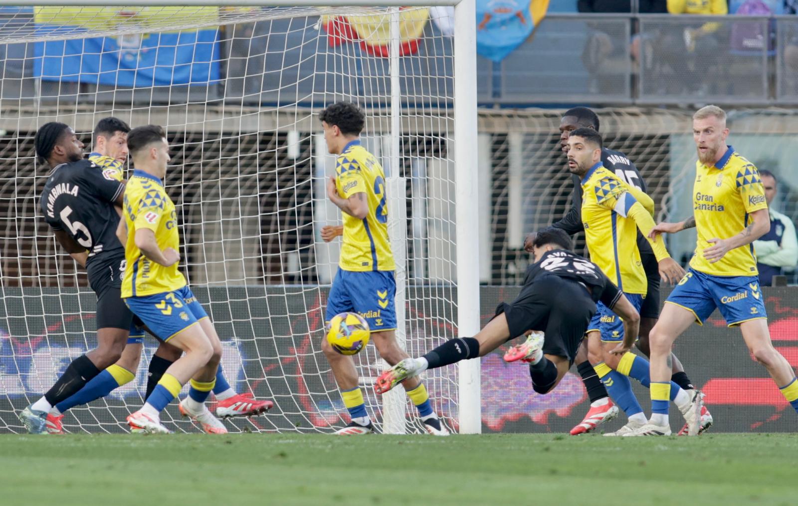 El duelo ante el Villarreal y el tributo a Kirian, en imágenes