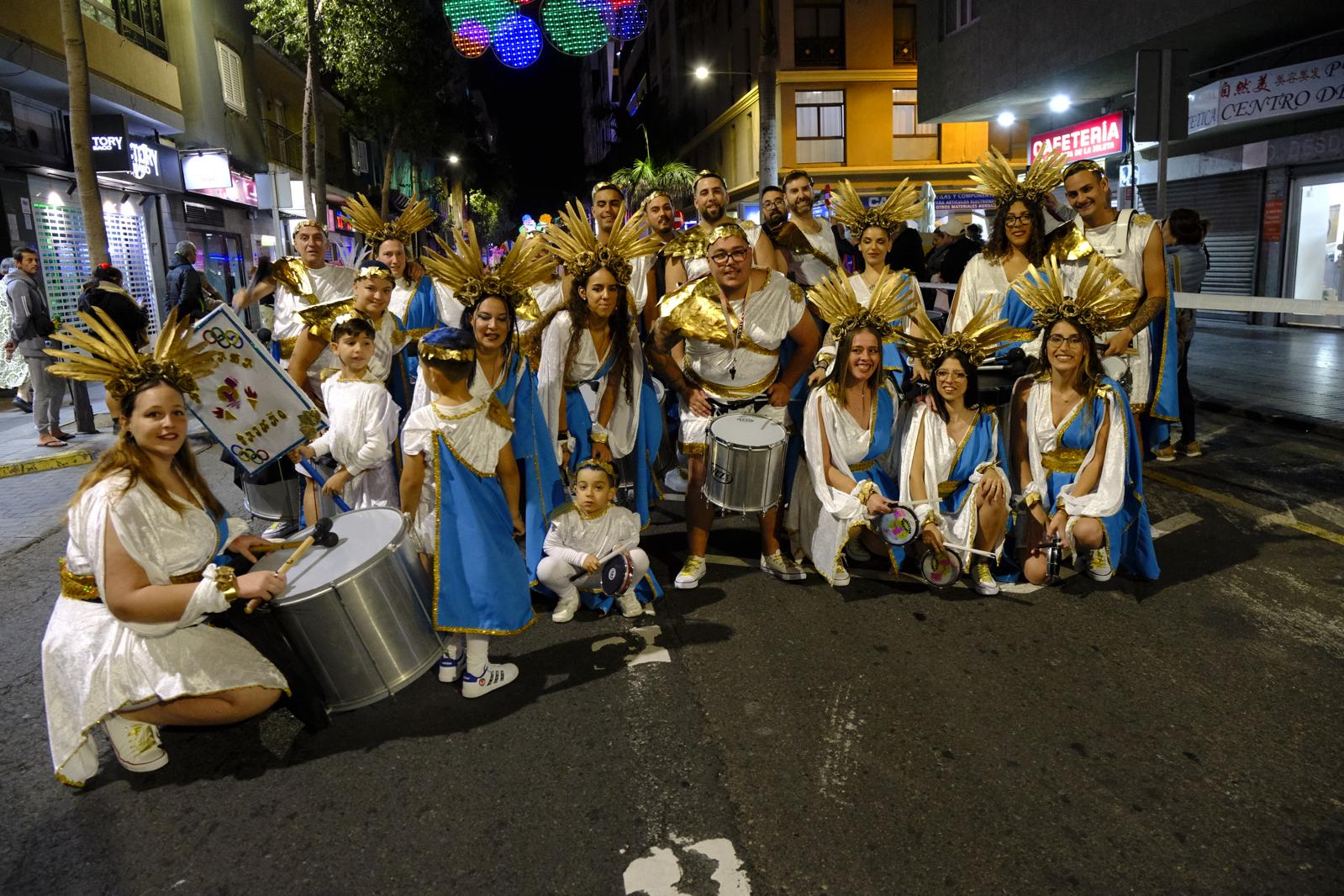 El pasacalles del carnaval de Las Palmas de Gran Canaria, en imágenes