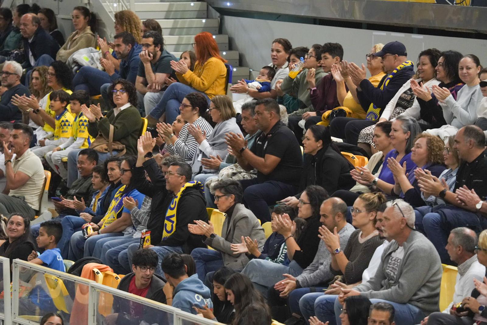 Todas las instantáneas del triunfo amarillo ante el Manacor