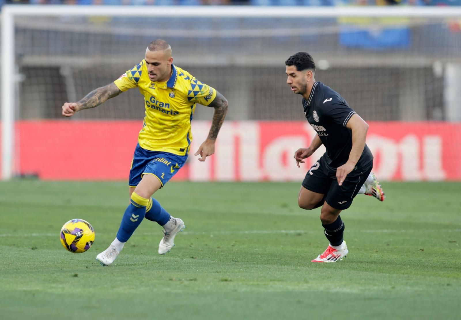 Sandro y Ayoze, durante la contienda.