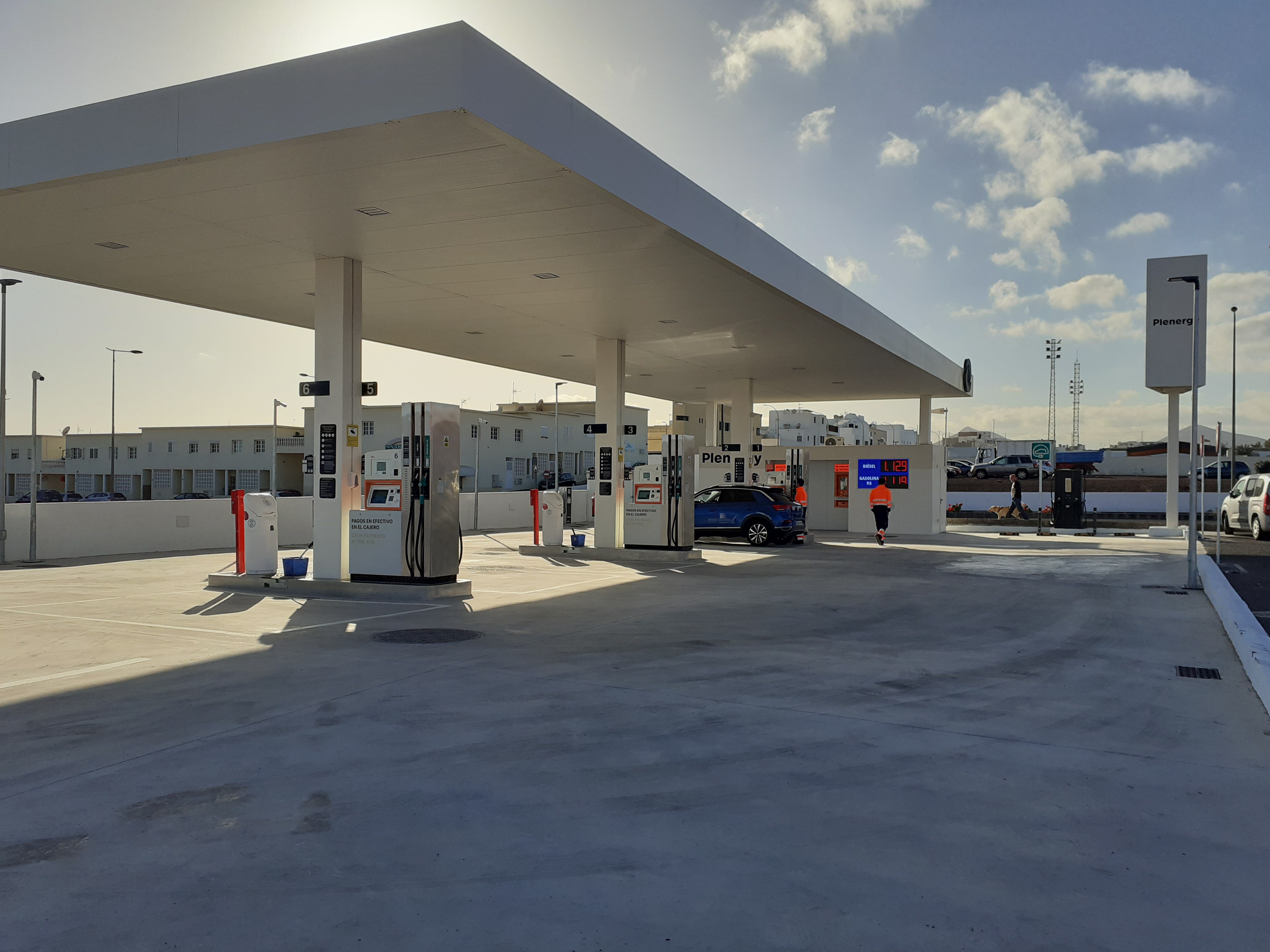 Nueva estación de servicio de bajo coste en Arrecife.