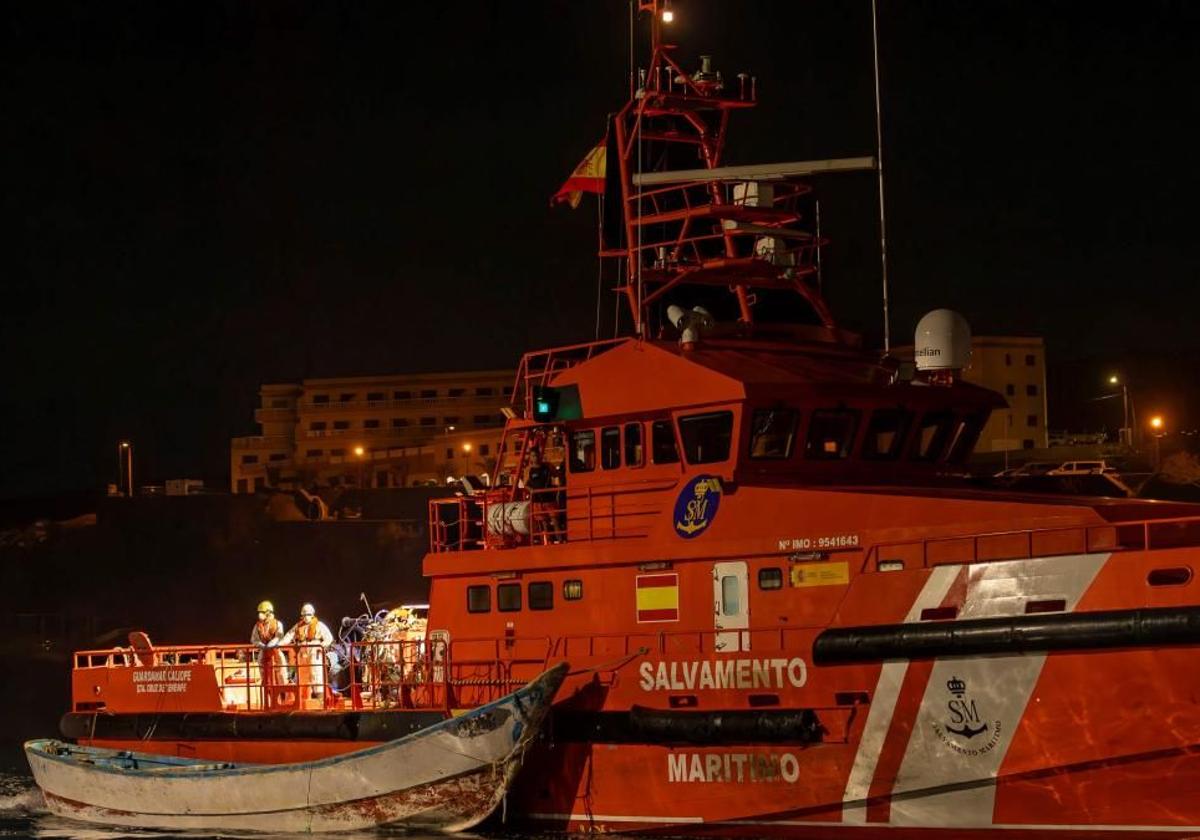 Desembarco de migrantes en El Hierro.