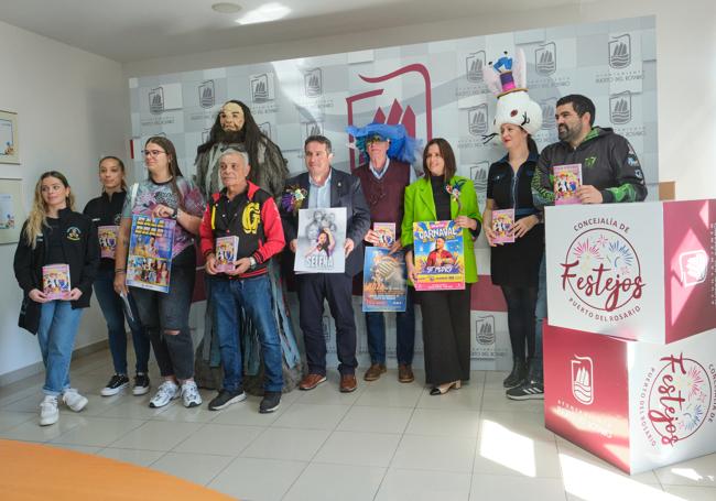 La presentación del carnaval tuvo lugar en las casas consitoriales.