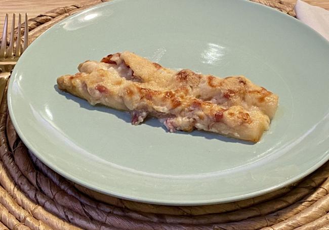 Espárragos gratinados con jamón