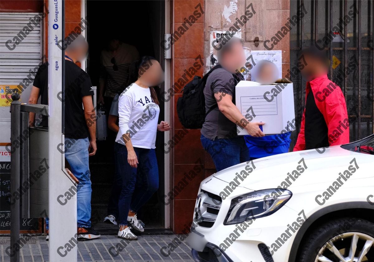 El presunto asesino de María Dolores, en un registro domiciliario en la capital grancanaria