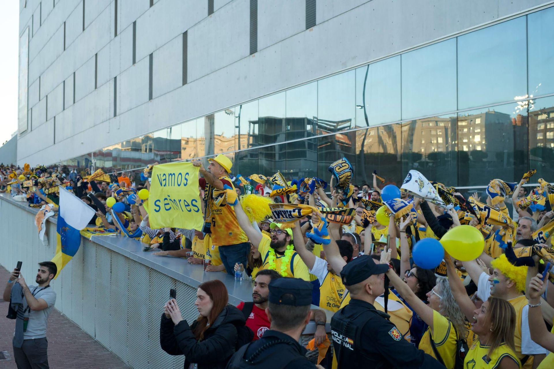 Cánticos, banderas y unión amarilla para el Dreamland Gran Canaria