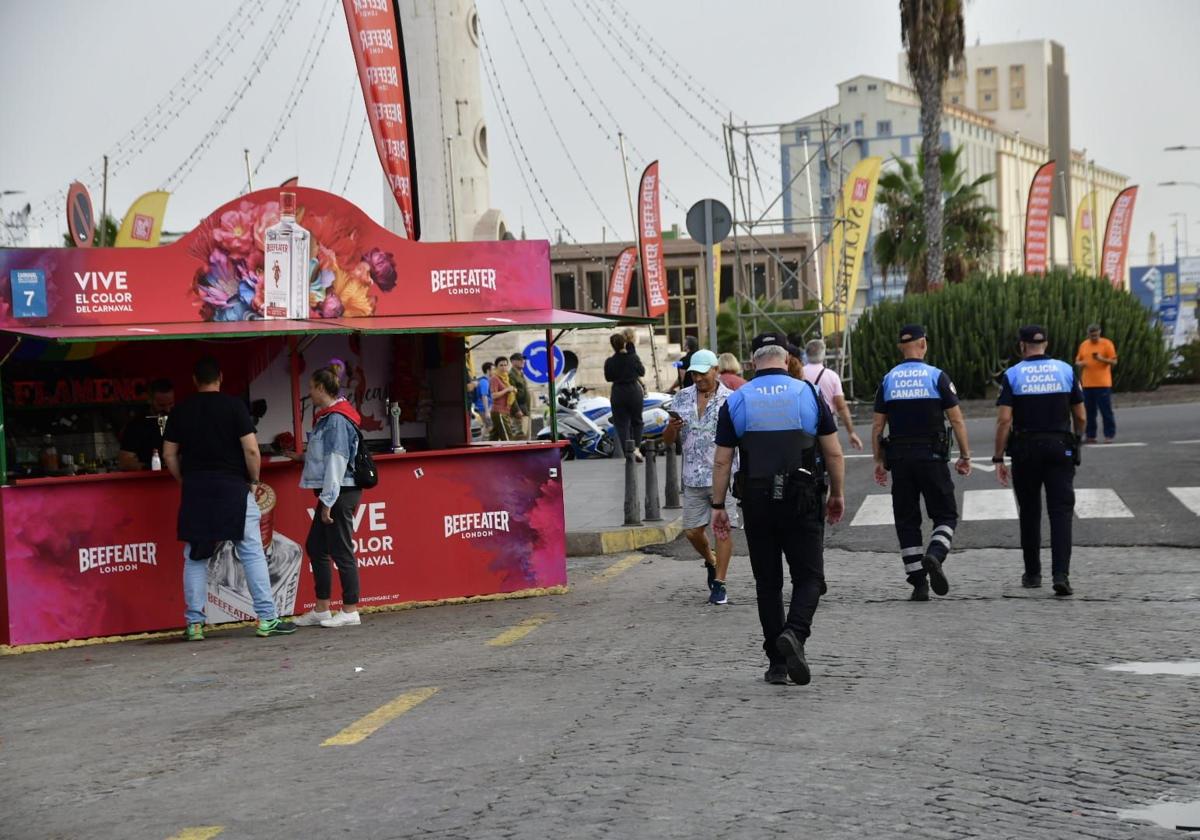 Policía Local durante el carnaval de Las Palmas de Gran Canaria.