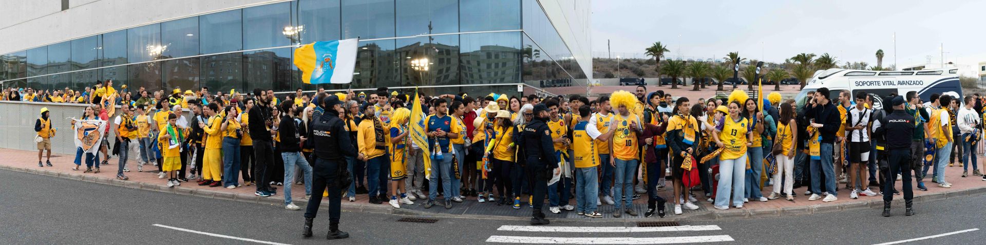 El recibimiento al Granca antes del inicio del choque ante el Madrid, en imágenes