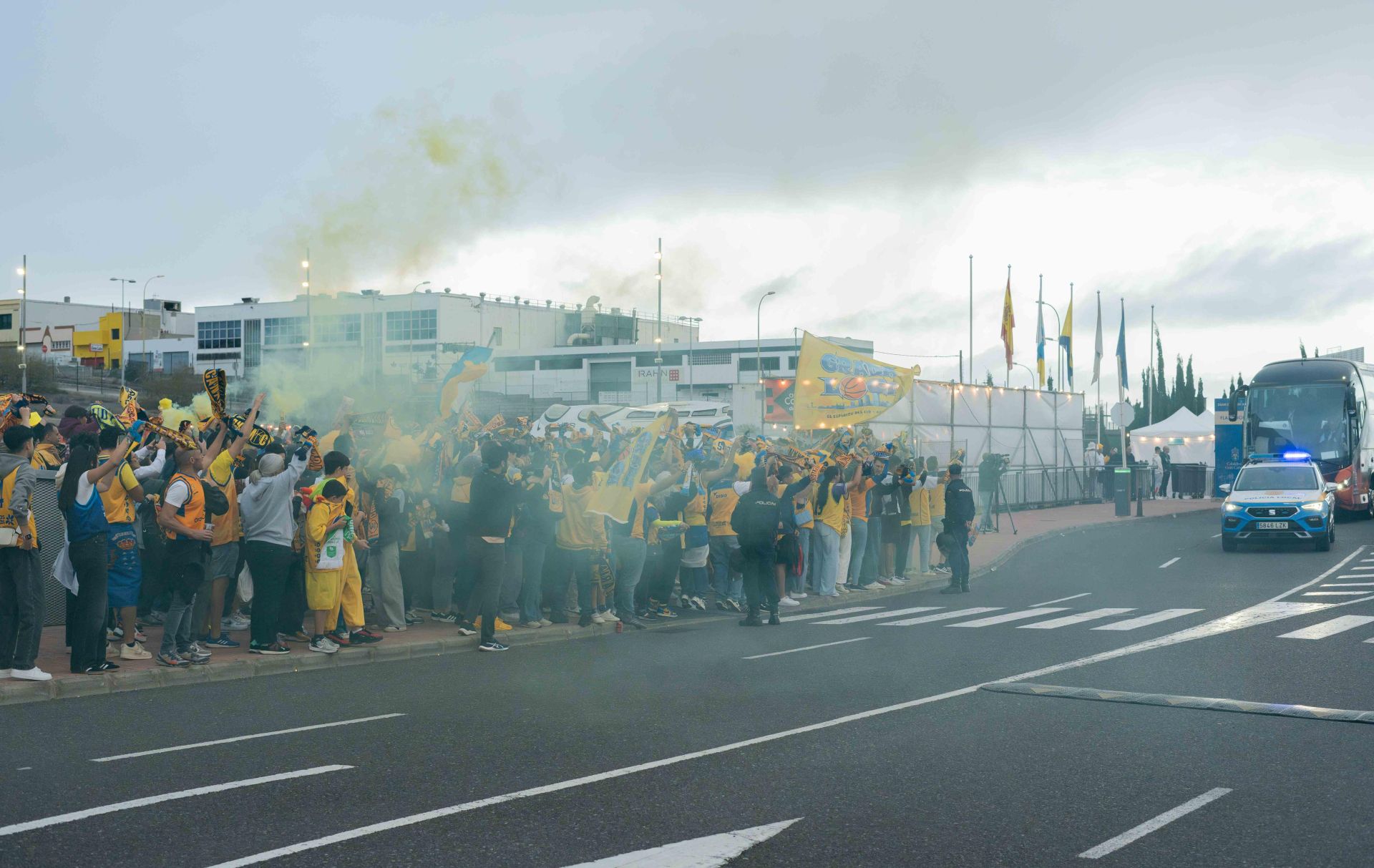 El recibimiento al Granca antes del inicio del choque ante el Madrid, en imágenes