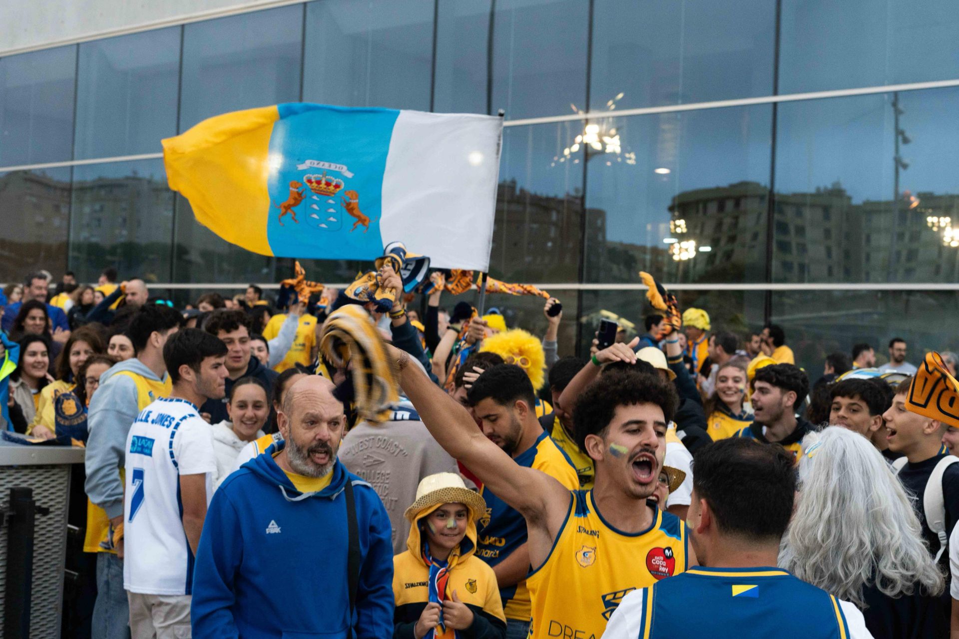 El recibimiento al Granca antes del inicio del choque ante el Madrid, en imágenes