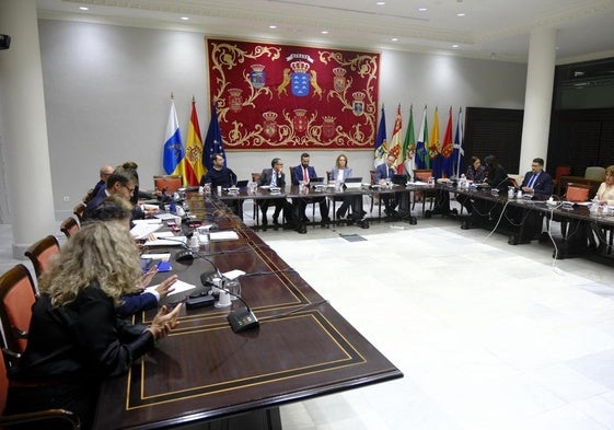 Imagen de la comisión de investigación durante una comparecencia el pasado 30 de enero.